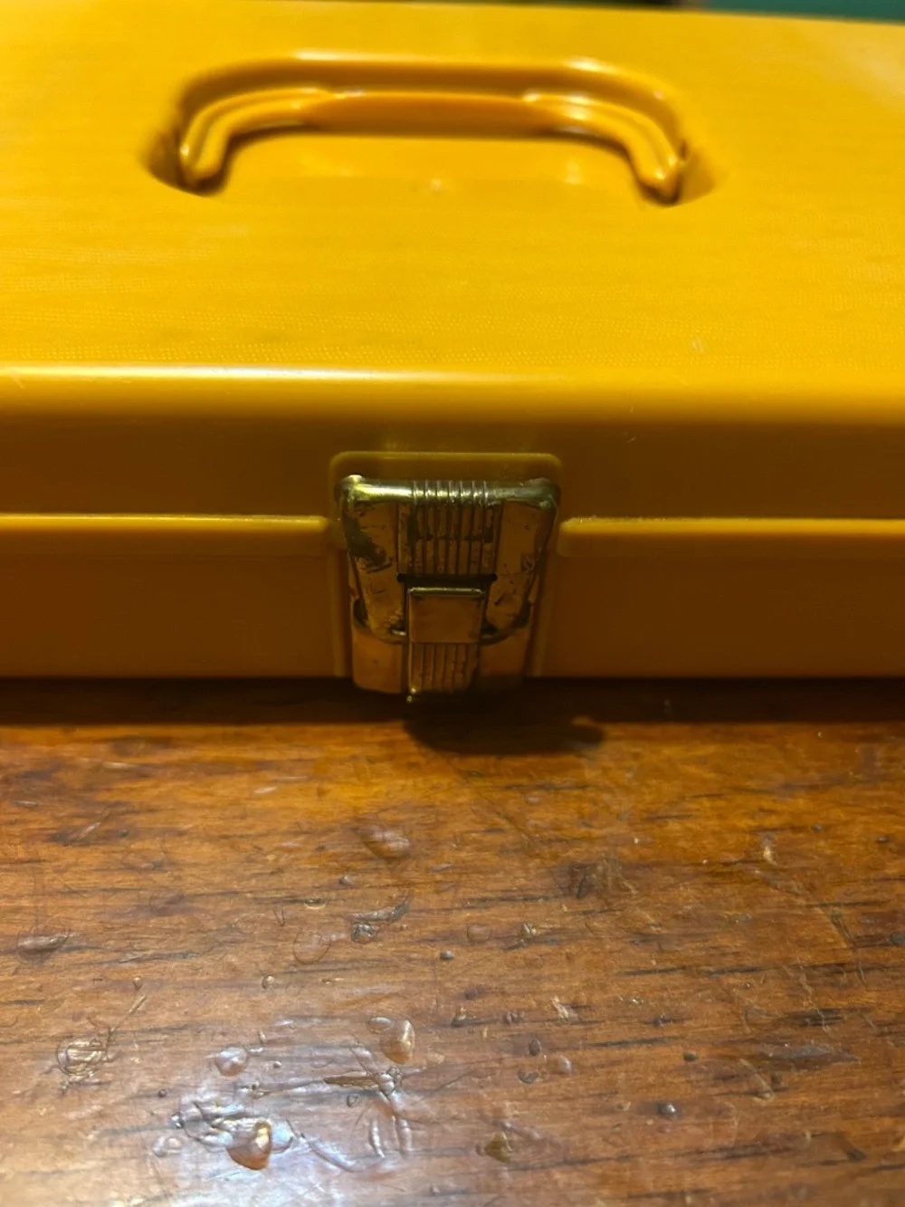 Wil-Hold  Wilson Plastic Thread Bobbin Sewing Box Mustard